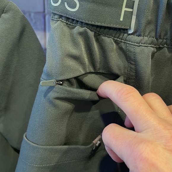 Figs set small stretchy waist with material tie joggers XS top . - Picture 8 of 12